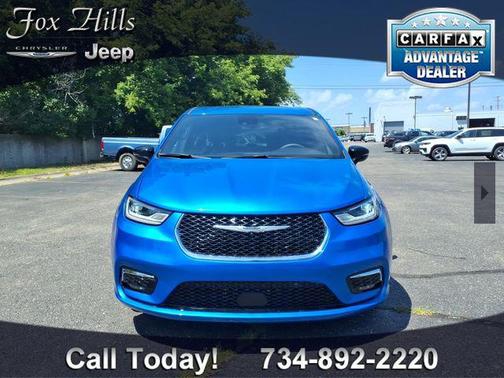 Blue Pearl 2026 Chrysler Pacifica Select
