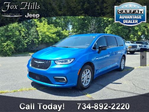 Blue Pearl 2026 Chrysler Pacifica Select