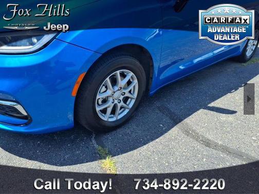 Blue Pearl 2026 Chrysler Pacifica Select