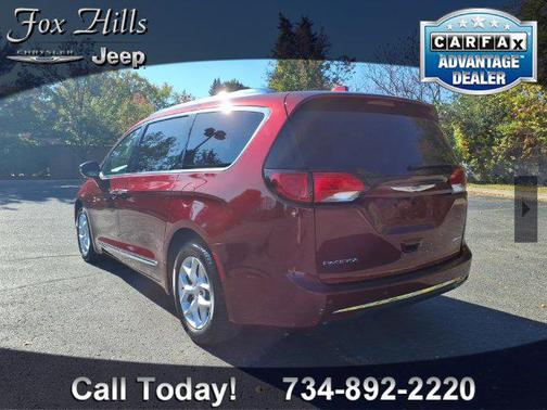 Velvet Red Pearlcoat 2020 Chrysler Pacifica Limited