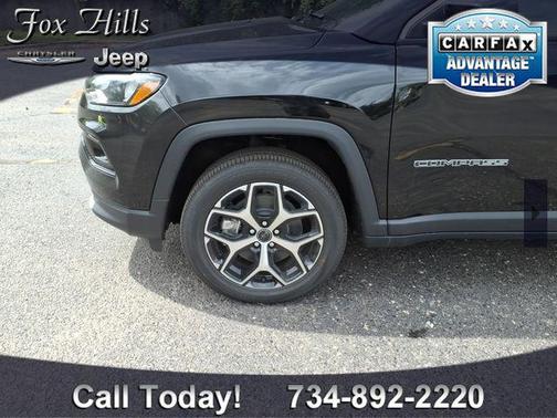 Diamond Black Crystal Pearlcoat 2026 Jeep Compass Limited