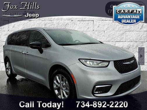 Silver Mist Clearcoat 2026 Chrysler Pacifica Limited