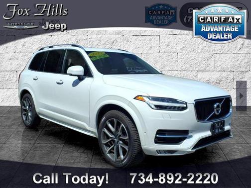 Crystal White Pearl 2019 Volvo XC90 T6 Momentum