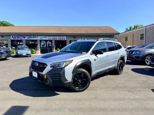 Ice Silver Metallic 2022 Subaru Outback Wilderness CVT