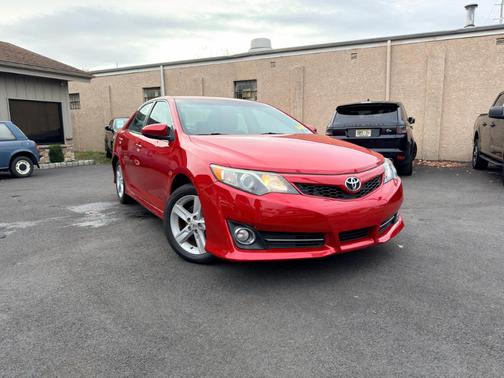 2014 Toyota Camry SE Sport