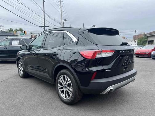 Agate Black Metallic 2022 Ford Escape SEL AWD