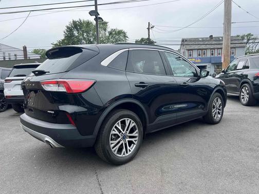 Agate Black Metallic 2022 Ford Escape SEL AWD