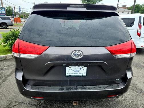 2013 Toyota Sienna LE