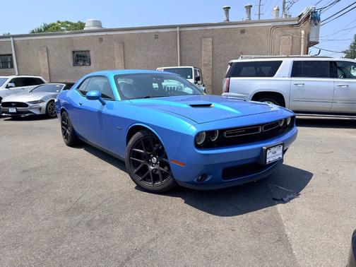 B5 Blue Pearl Coat 2015 Dodge Challenger 2dr Cpe R/T