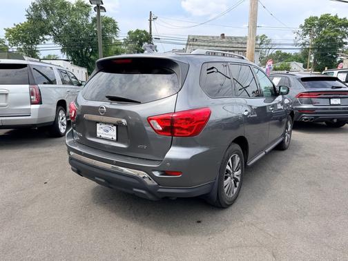 Gun Metallic 2019 Nissan Pathfinder 4x4 S
