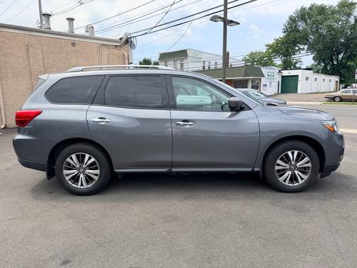 Gun Metallic 2019 Nissan Pathfinder 4x4 S