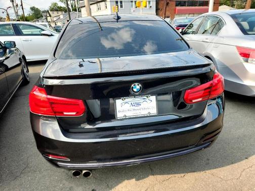 2018 BMW 330 i xDrive