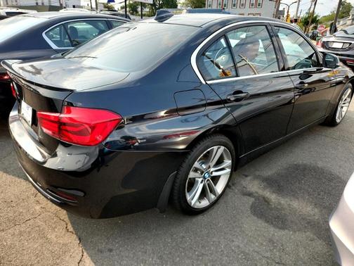 2018 BMW 330 i xDrive