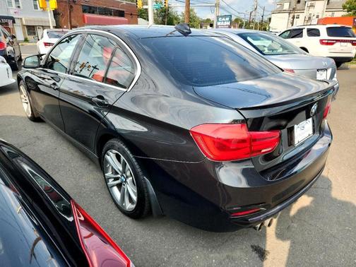 2018 BMW 330 i xDrive