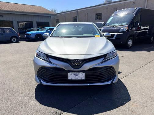 2020 Toyota Camry LE Auto (Natl)