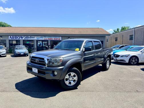 Magnetic Gray Metallic 2009 Toyota Tacoma 4WD Double V6 AT (Natl)