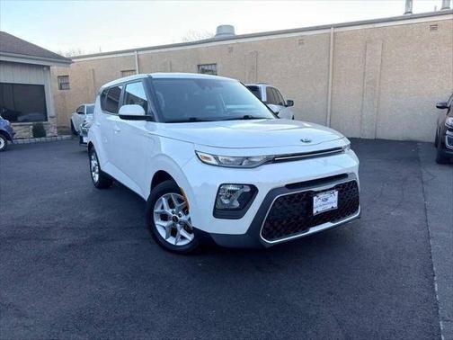 Snow White Pearl 2021 Kia Soul S IVT