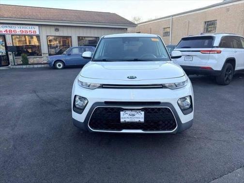 Snow White Pearl 2021 Kia Soul S IVT