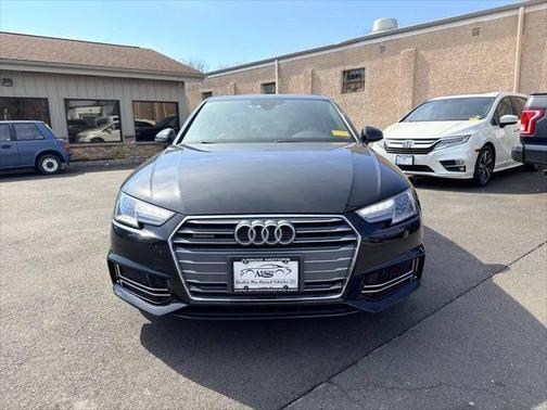 Mythos Black Metallic 2018 Audi A4 2.0 TFSI Premium S Tronic quattro AWD