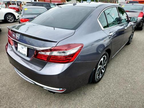 2017 Honda Accord EX-L w/Navigation & Honda Sensing