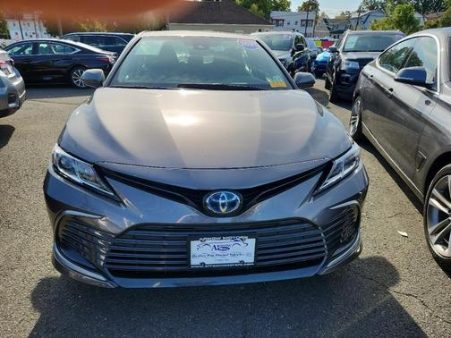 2021 Toyota Camry Hybrid LE
