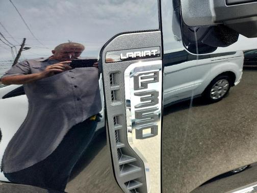 2024 Ford F-350 Lariat Super Duty
