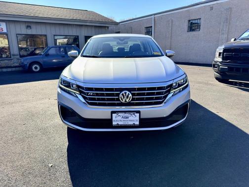 2020 Volkswagen Passat 2.0T R-Line