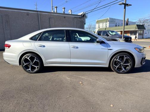 2020 Volkswagen Passat 2.0T R-Line