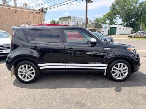 Shadow Black 2018 Kia Soul + Auto