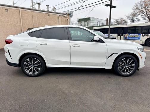 2022 BMW X6 xDrive40i