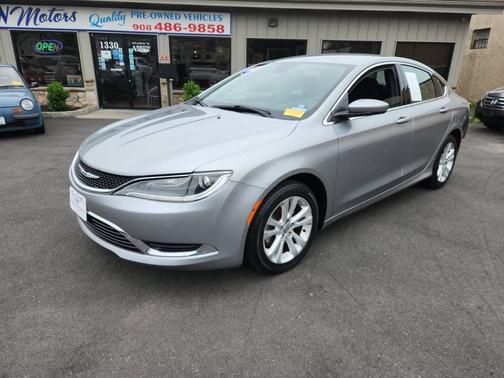 Billet Silver Metallic Clearcoat 2015 Chrysler 200 4dr Sdn Limited FWD