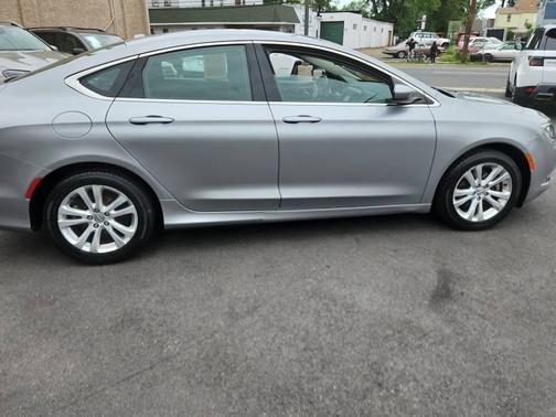 Billet Silver Metallic Clearcoat 2015 Chrysler 200 4dr Sdn Limited FWD