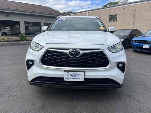 Wind Chill Pearl 2022 Toyota Highlander XLE AWD (Natl)