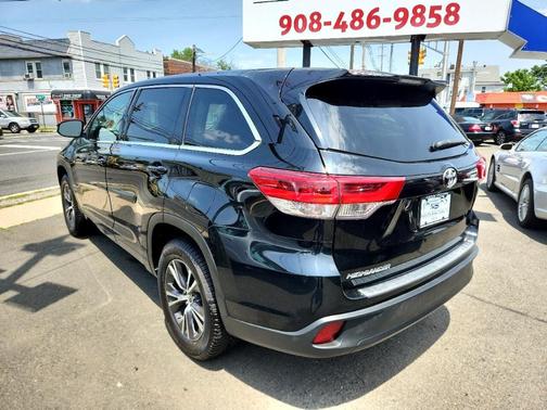 2017 Toyota Highlander LE