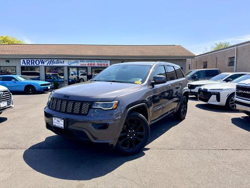 Granite Crystal Metallic Clearcoat 2021 Jeep Grand Cherokee Laredo X 4x4