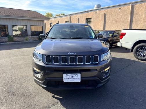 Granite Crystal Metallic Clearcoat 2018 Jeep Compass Latitude 4x4