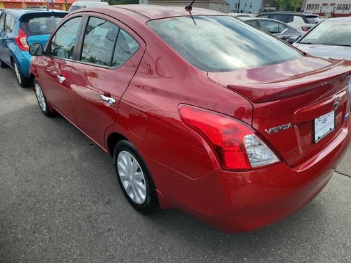 2013 Nissan Versa 1.6 SV