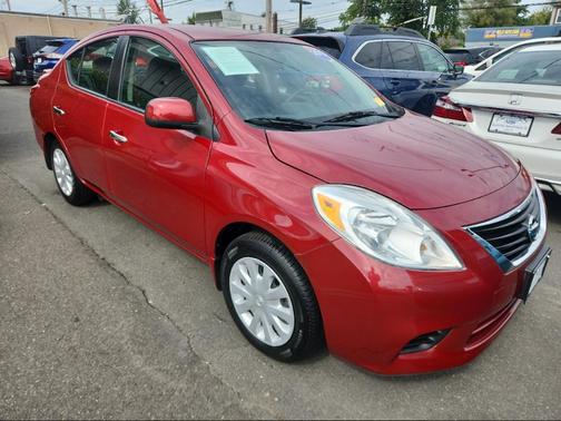 2013 Nissan Versa 1.6 SV