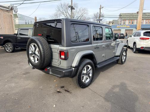 2021 Jeep Wrangler Unlimited Sahara