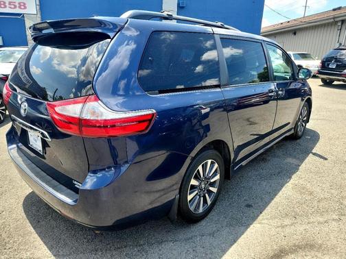 2018 Toyota Sienna Limited Premium