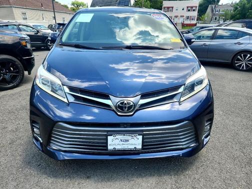 2018 Toyota Sienna Limited Premium