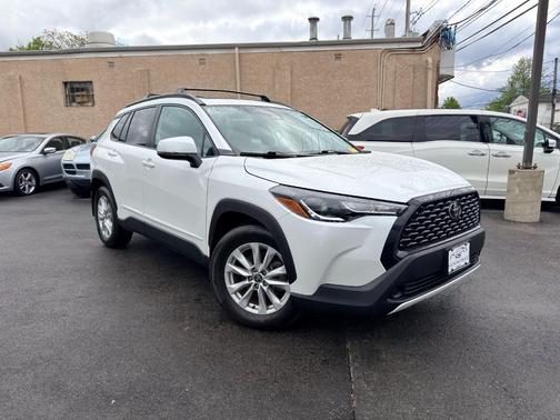 Wind Chill Pearl 2023 Toyota Corolla Cross LE 4WD (Natl)
