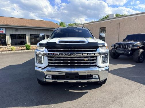 Summit White 2023 Chevrolet Silverado 3500 4WD Crew Cab 172" LTZ
