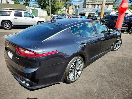 2019 Kia Stinger Base