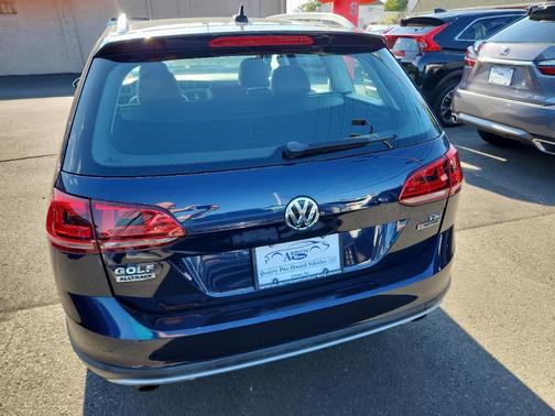 2017 Volkswagen Golf Alltrack TSI S