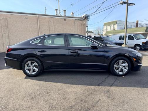 2023 Hyundai SONATA SE