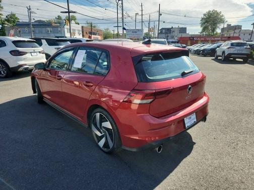 Kings Red Metallic 2022 Volkswagen Golf GTI 2.0T SE Manual