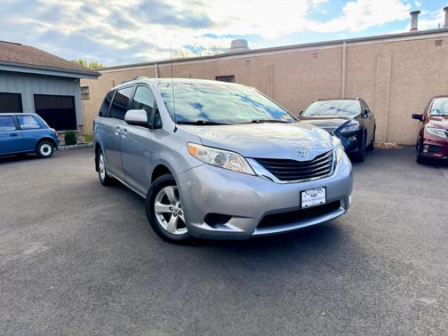 2014 Toyota Sienna LE