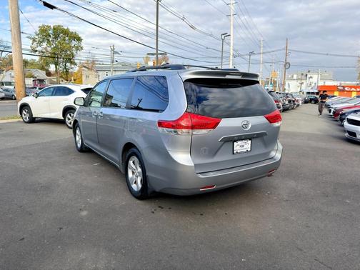 2014 Toyota Sienna LE