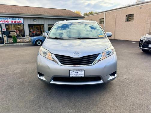 2014 Toyota Sienna LE